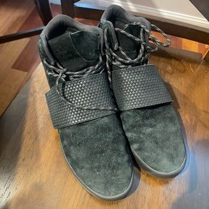 Adidas Tubular invader Mens size 10.5 black sneakers